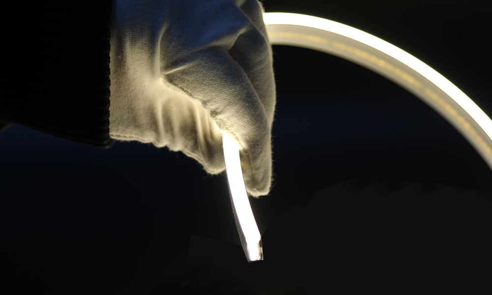 0612 Integrated Side-Emitting Extrusion