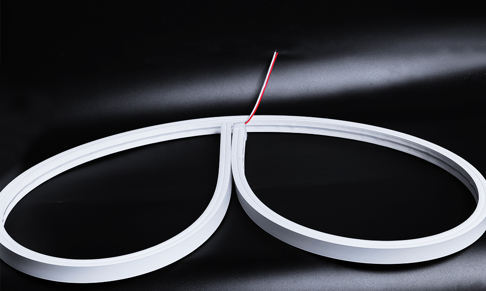 2014 Integrated Front-Emitting Extrusion
