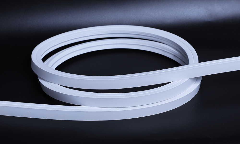 2020 Integrated Front-Emitting Extrusion